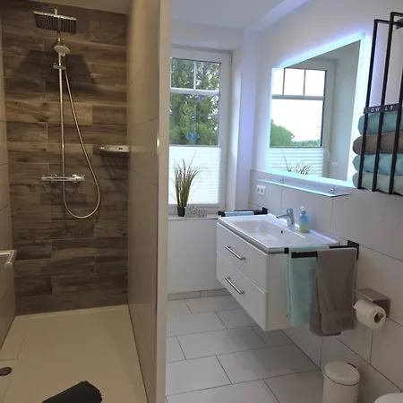 Neu Errichtete Schoene Haus 29a 1. Obergeschoss *